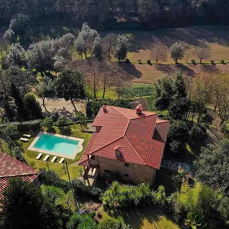 Casa Flores Amares